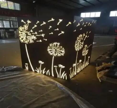 尼玛耐候钢灯箱